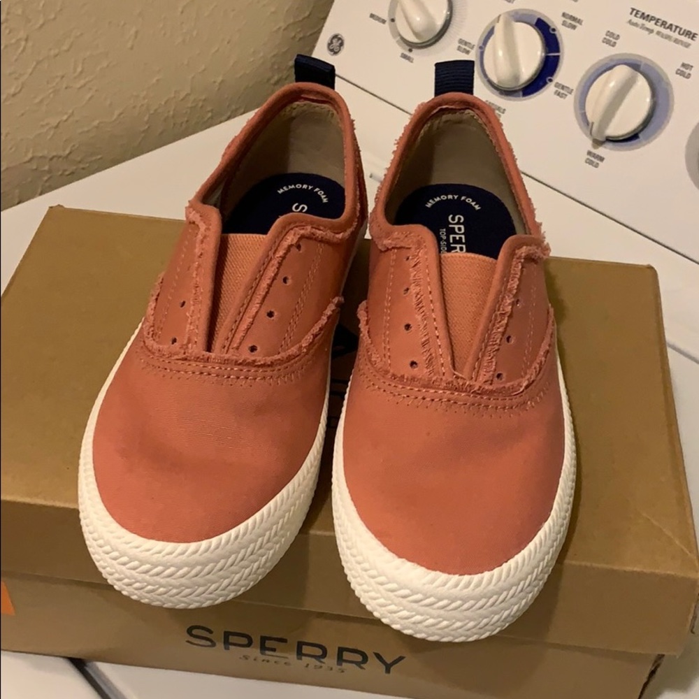 Women’s size 8 Sperry shoes. New. Never worn.